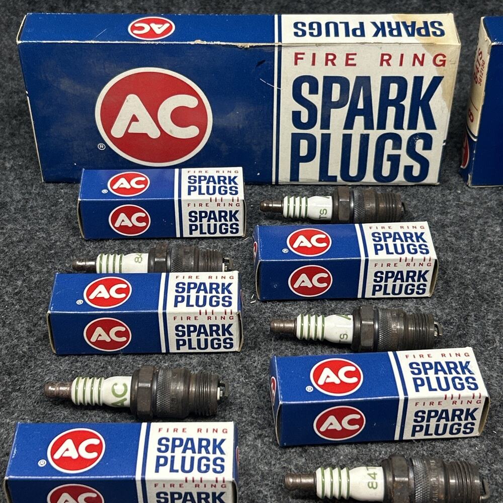16 NOS GM AC Fire Ring Spark Plugs 84TS 5612150 Green Ring Vintage Auto Parts